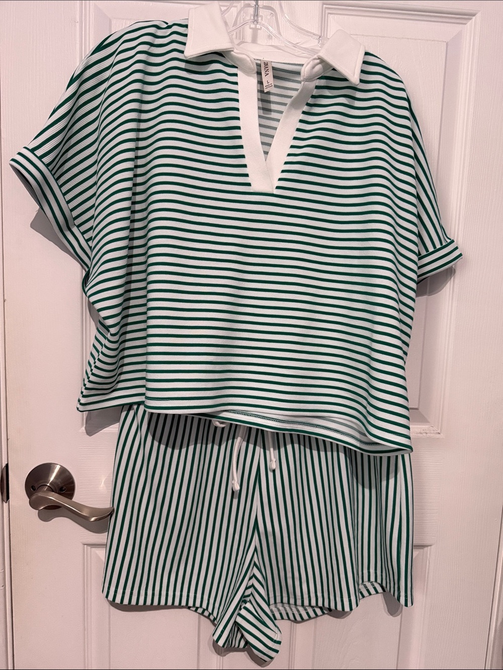 NWOT WZenana Green & White Striped Polo Lounge Top and Shorts. Size Large.